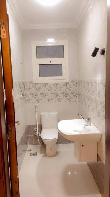 Apartment للإيجار المفروش المدد القصير بكمبوند سما القاهرة.